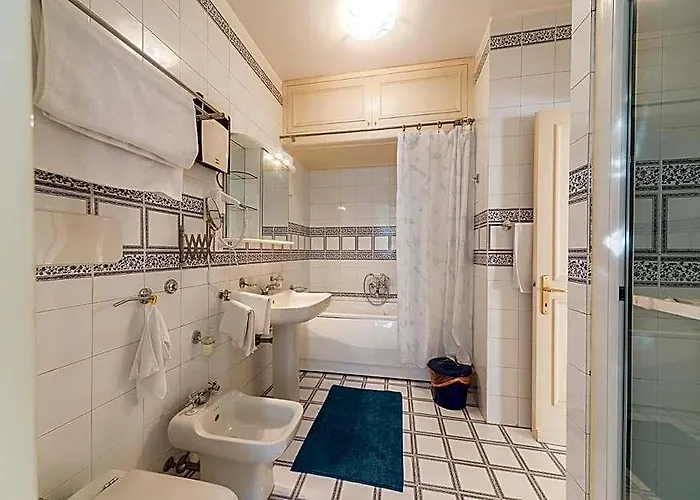 Casale Dell'insugherata 4* Roma