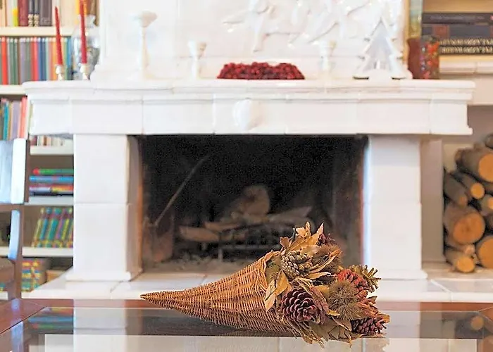 Casale Dell'insugherata Bed and breakfast 4*