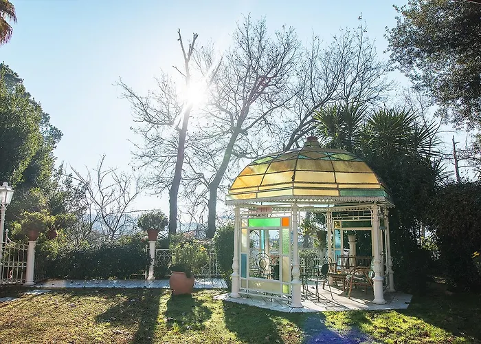 Casale Dell'insugherata Bed and breakfast 4*