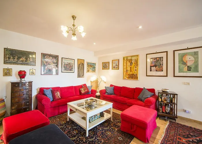 Casale Dell'insugherata Bed and breakfast 4*